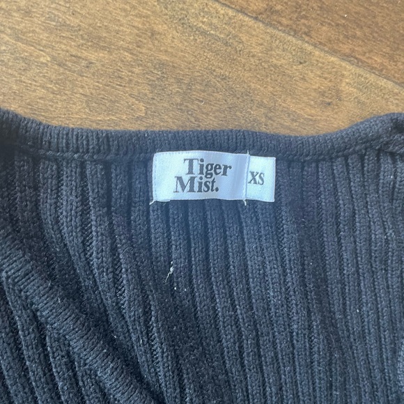 Tiger Mist sweater set - Picture 2 of 4